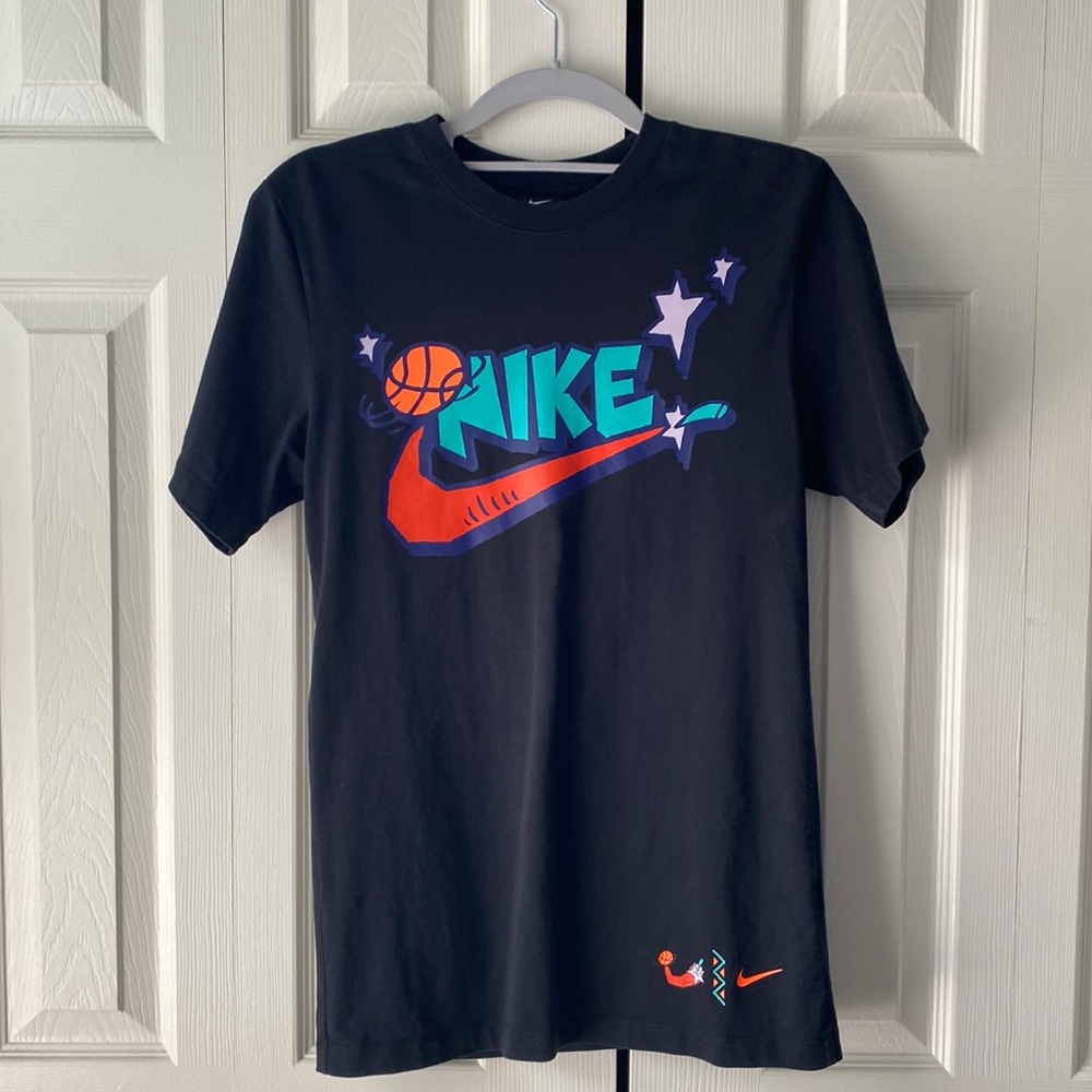 Nike basketball graphic tee